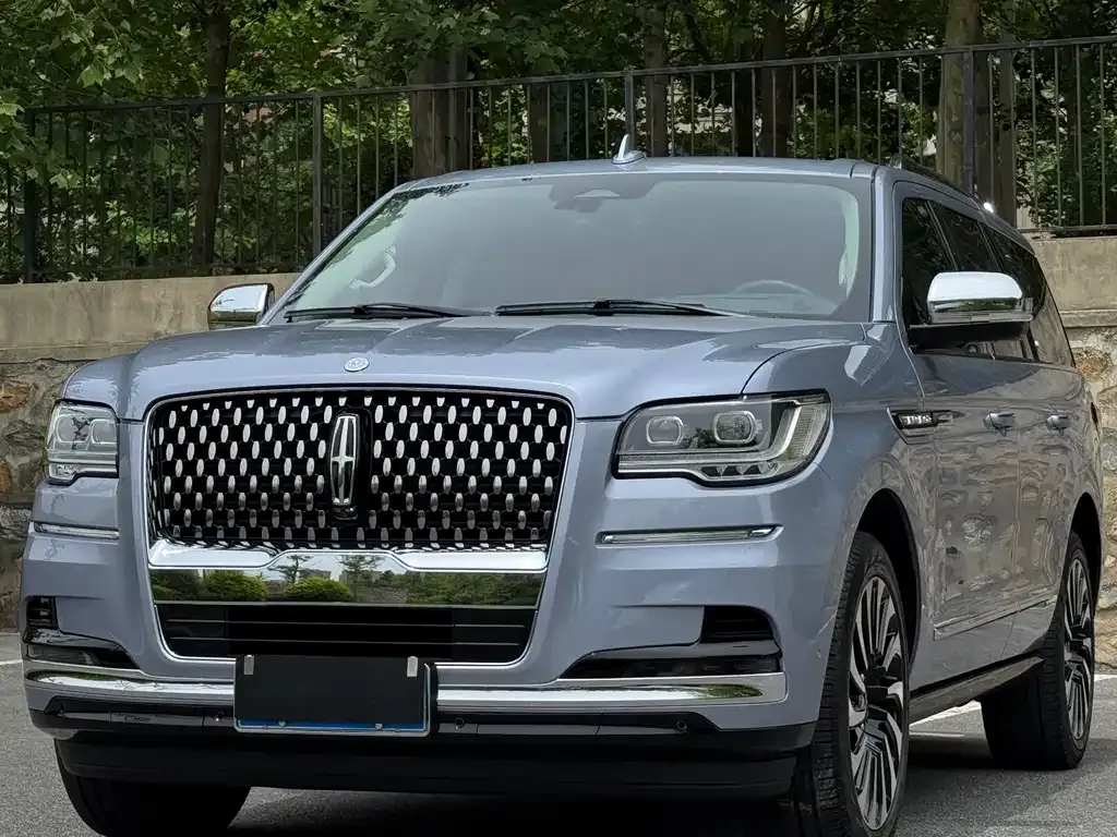 Lincoln Navigator — фото 1