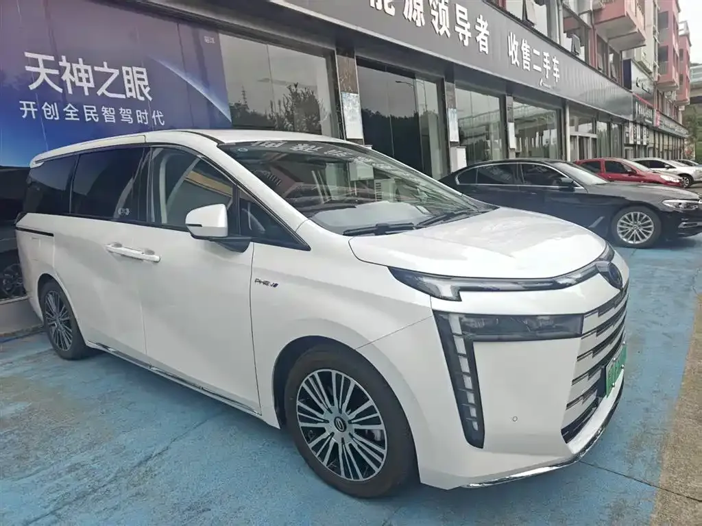 GAC Motor 传祺E8 PHEV — фото 3