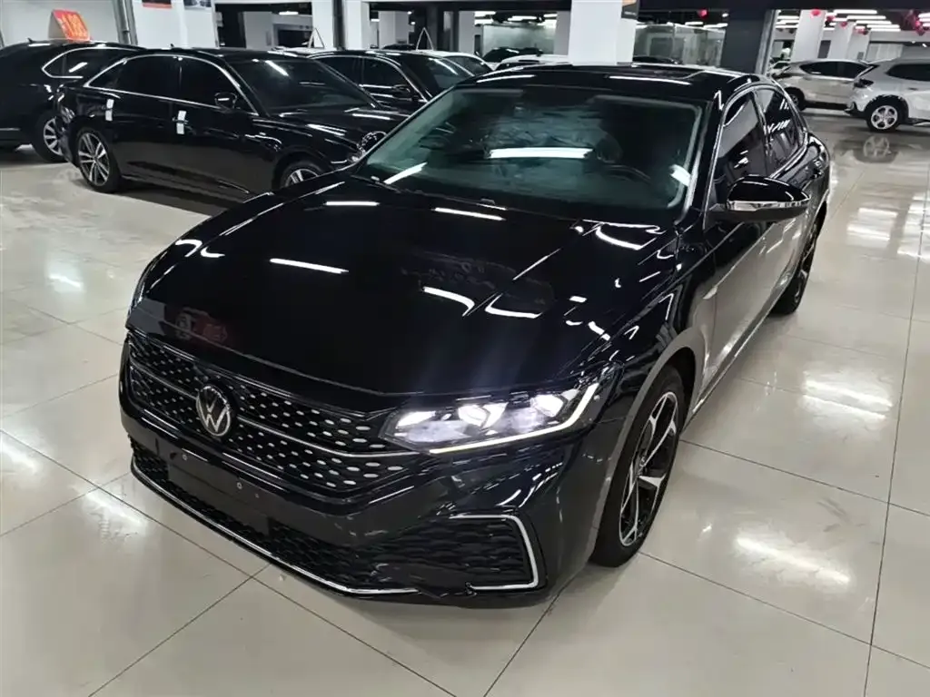 Volkswagen Passat — фото 4