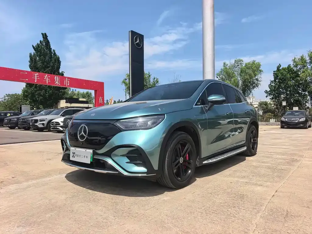 Mercedes-Benz EQE SUV — фото 1