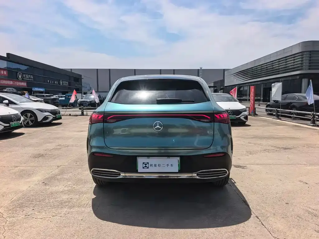 Mercedes-Benz EQE SUV — фото 2