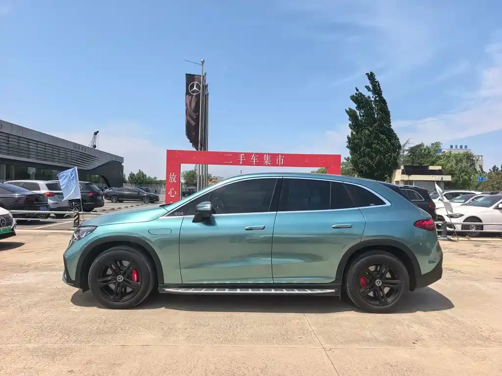 Mercedes-Benz EQE SUV — фото 10