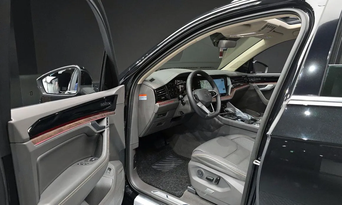 Volkswagen Touareg 2023 из KR, фото 9