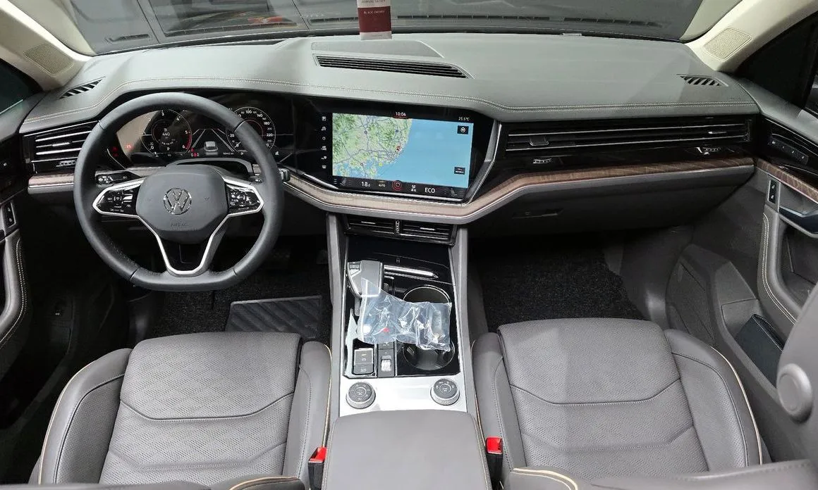 Volkswagen Touareg 2023 из KR, фото 10