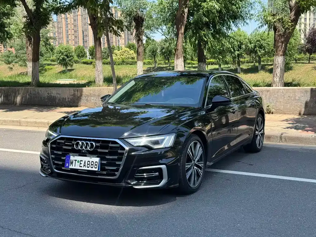 Audi A6L — фото 1
