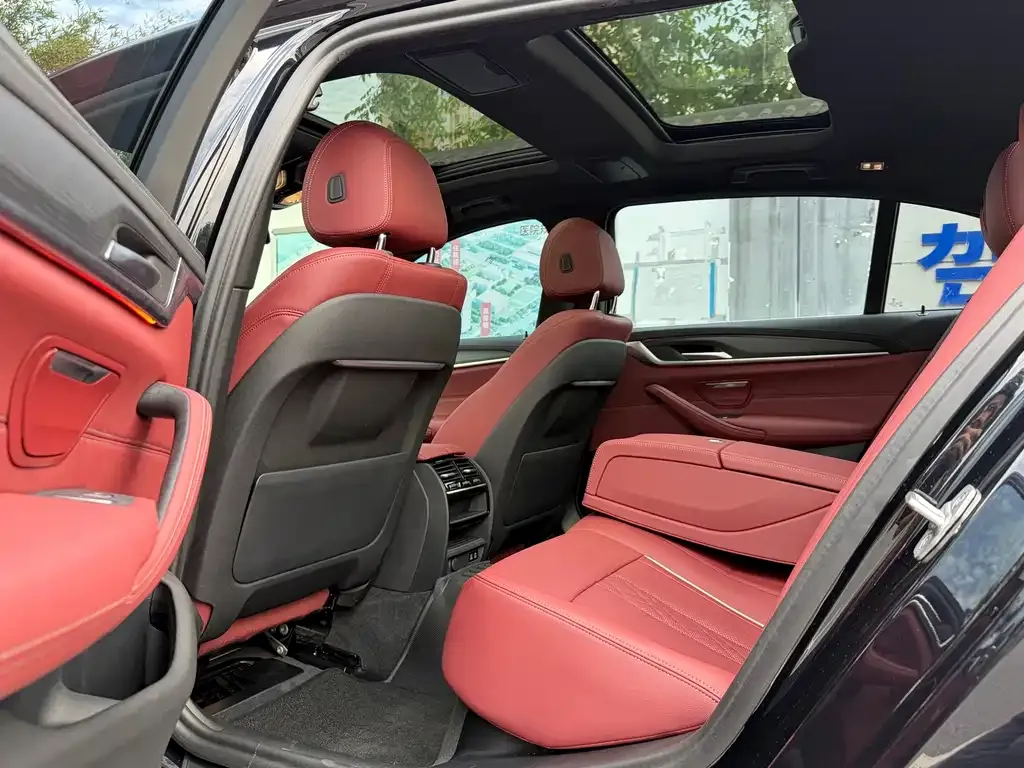 BMW 5 Series — фото 10