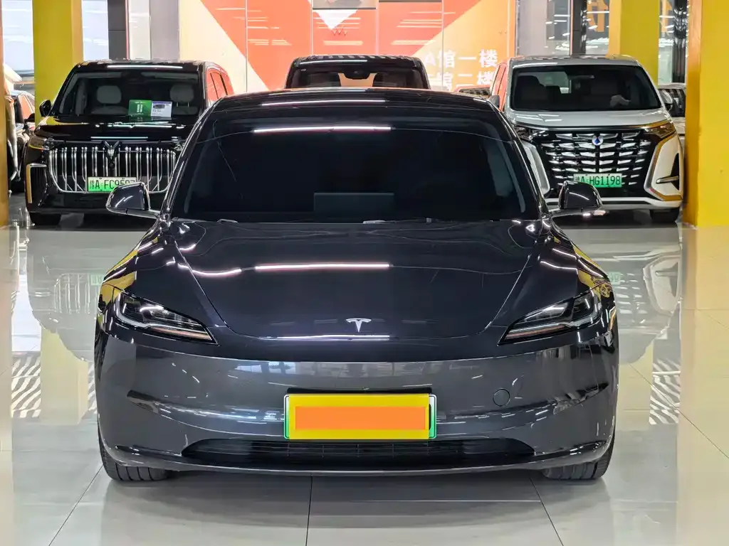 Tesla Model 3 — фото 7