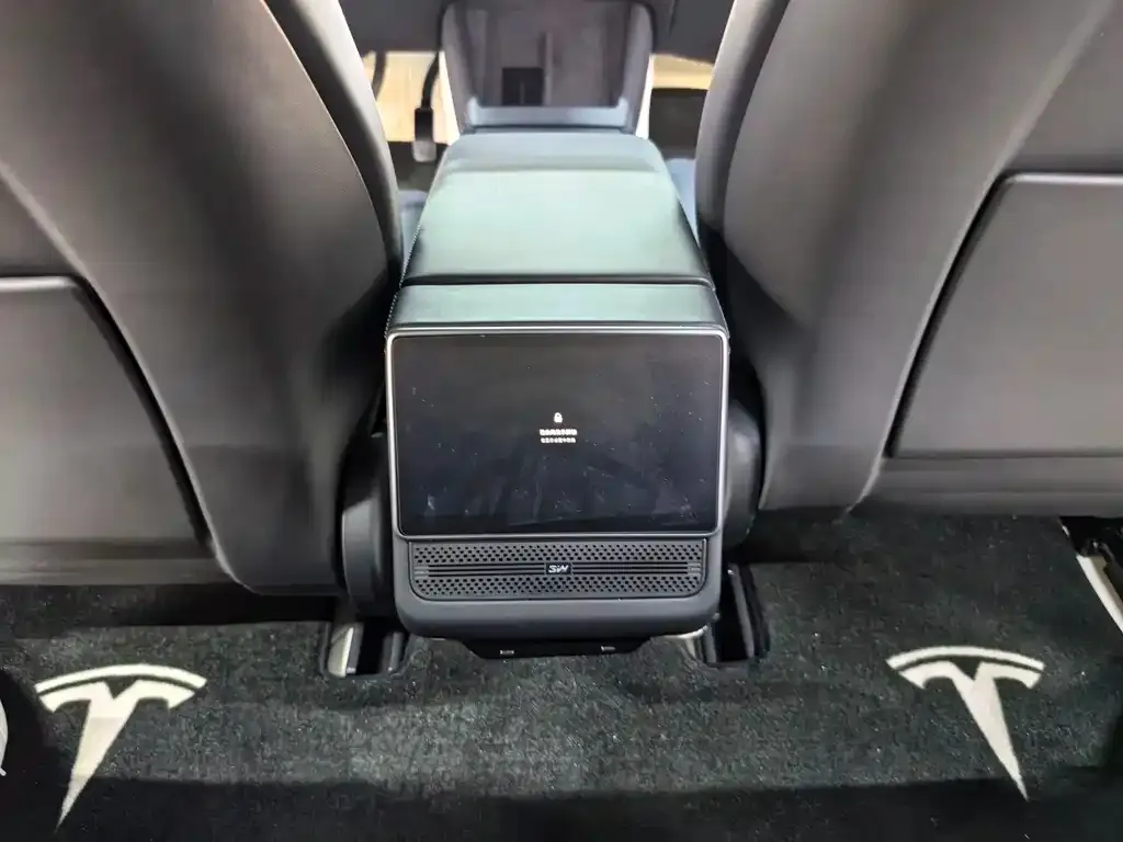 Tesla Model 3 — фото 6