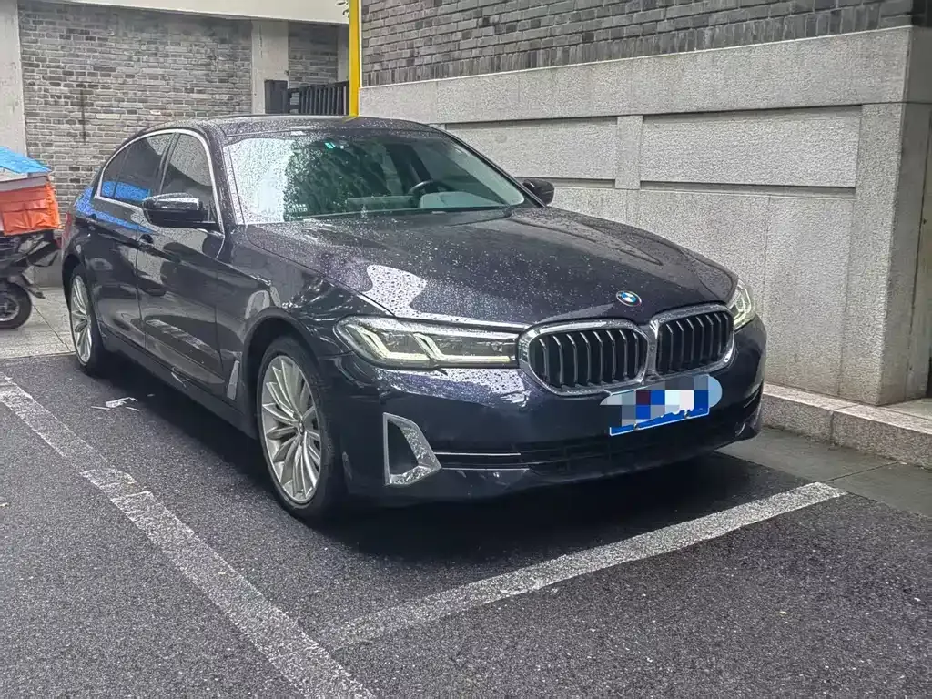 BMW 5 Series — фото 4