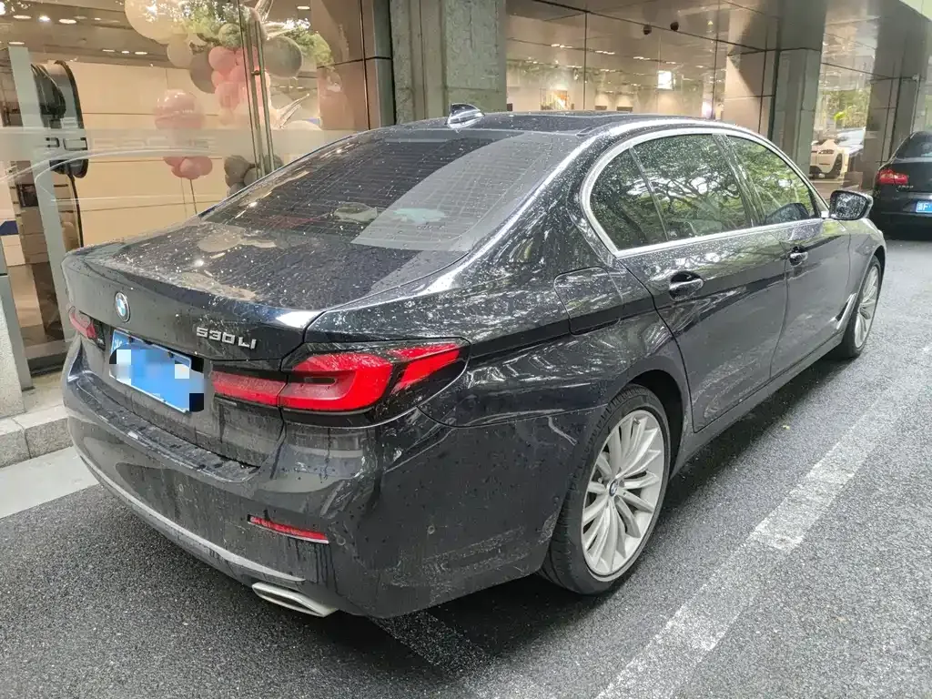 BMW 5 Series — фото 10