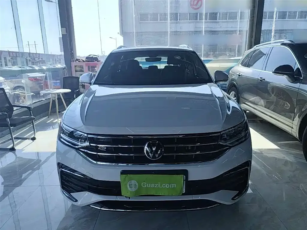 Volkswagen Tiguan L — фото 4