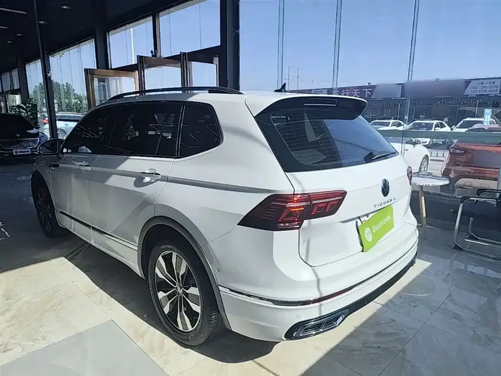 Volkswagen Tiguan L — фото 10