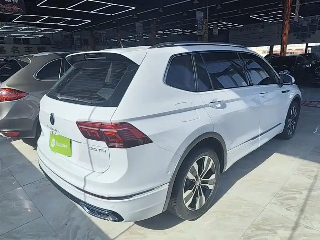 Volkswagen Tiguan L — фото 8