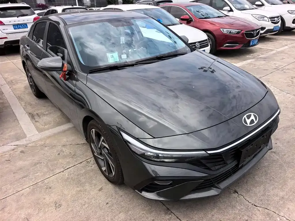 Hyundai Elantra — фото 2