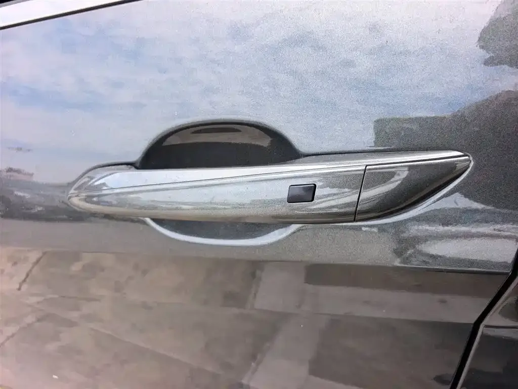 Hyundai Elantra — фото 4
