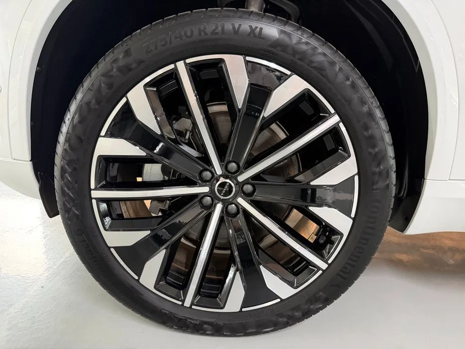 Volvo XC90 2025 из KR, фото 2