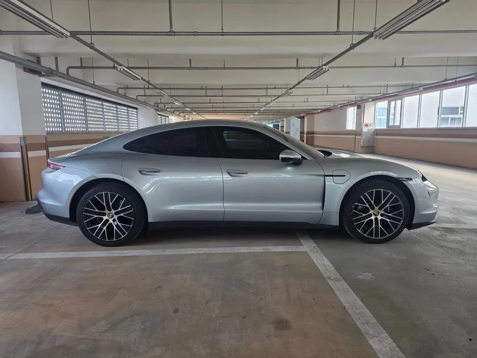 Porsche Taycan 2022 из KR, фото 8