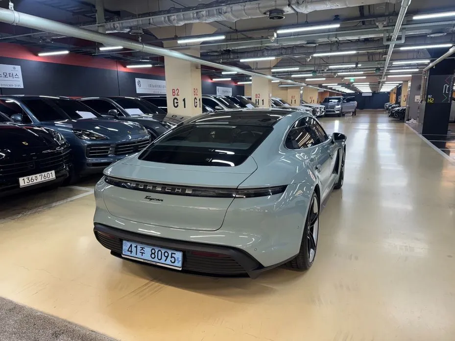Porsche Taycan 2025 из KR, фото 8