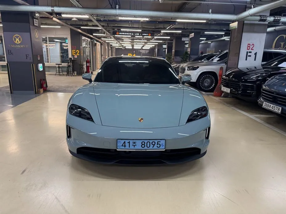 Porsche Taycan 2025 из KR, фото 10