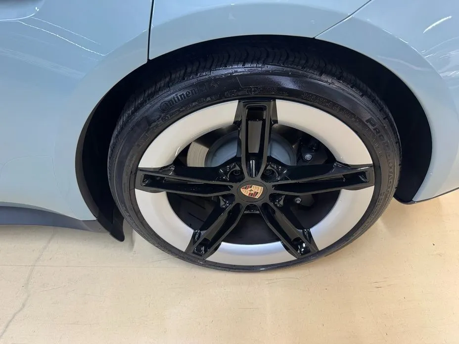 Porsche Taycan 2025 из KR, фото 2