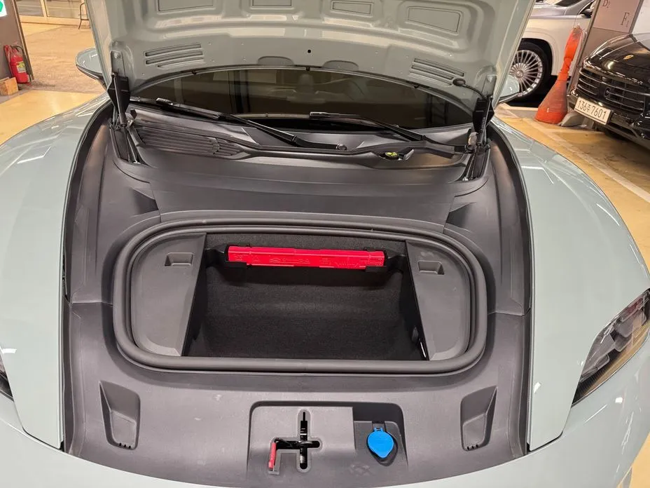 Porsche Taycan 2025 из KR, фото 6
