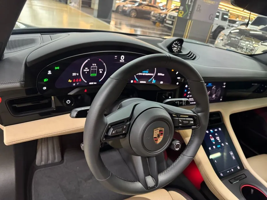 Porsche Taycan 2025 из KR, фото 3