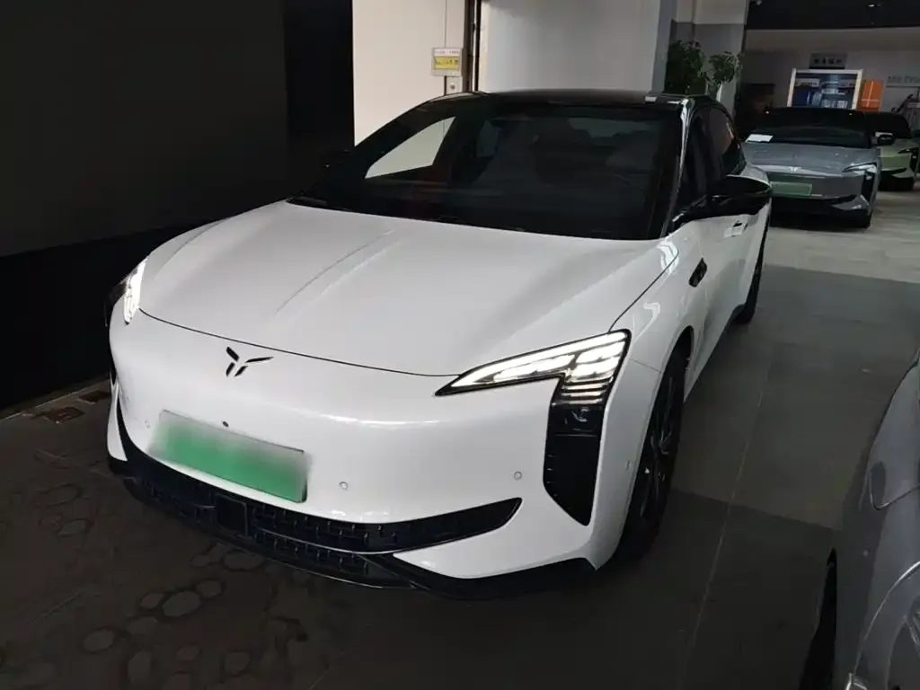 Hongqi EH7