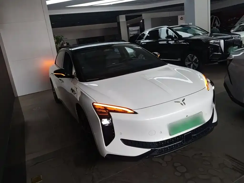 Hongqi EH7 2024 из CN, фото 7