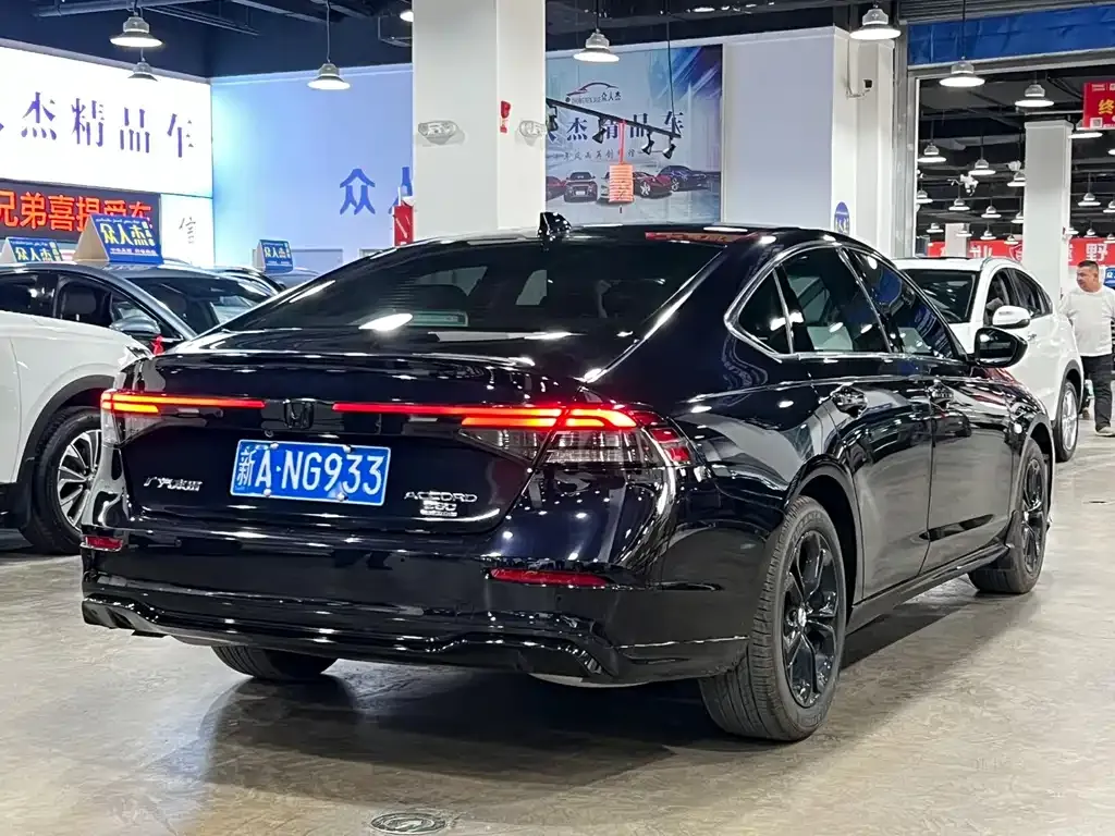 Honda Accord — фото 5
