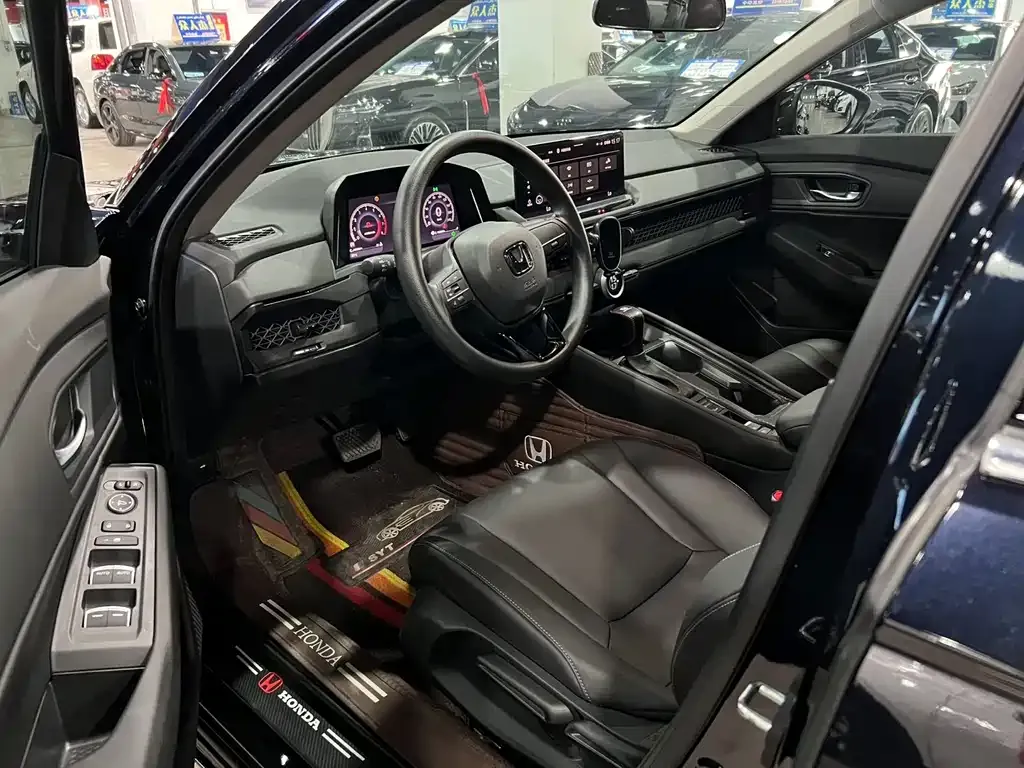 Honda Accord — фото 9