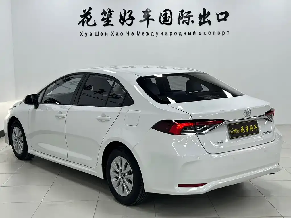 Toyota Corolla — фото 10