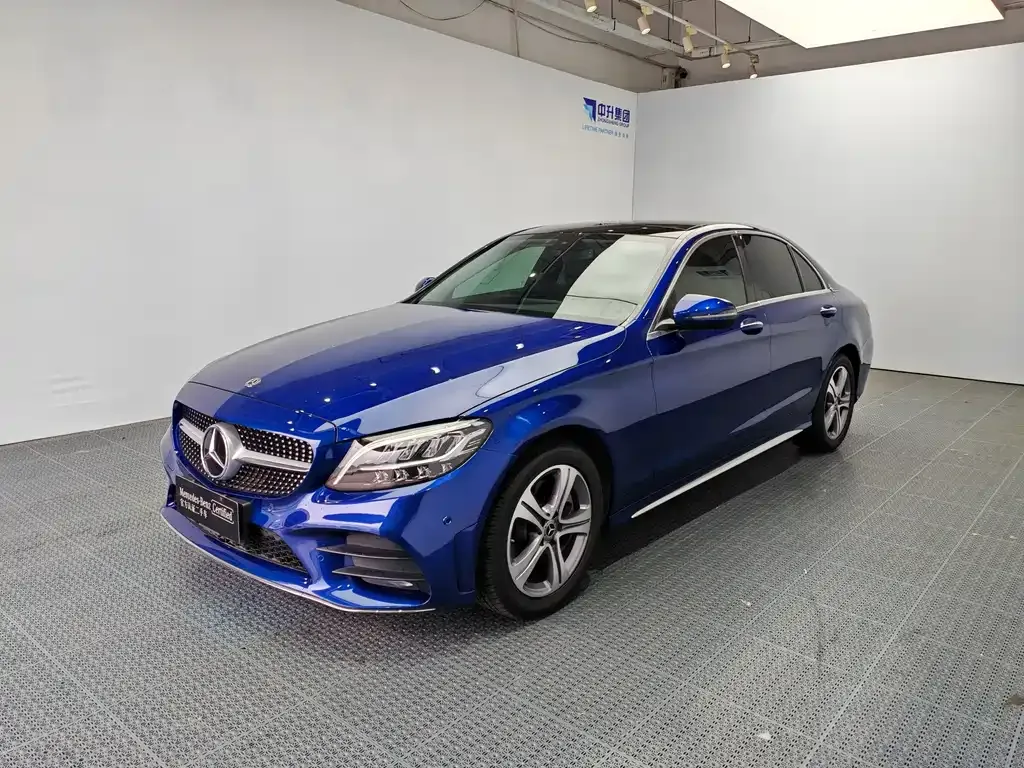 Mercedes-Benz C-Class — фото 1