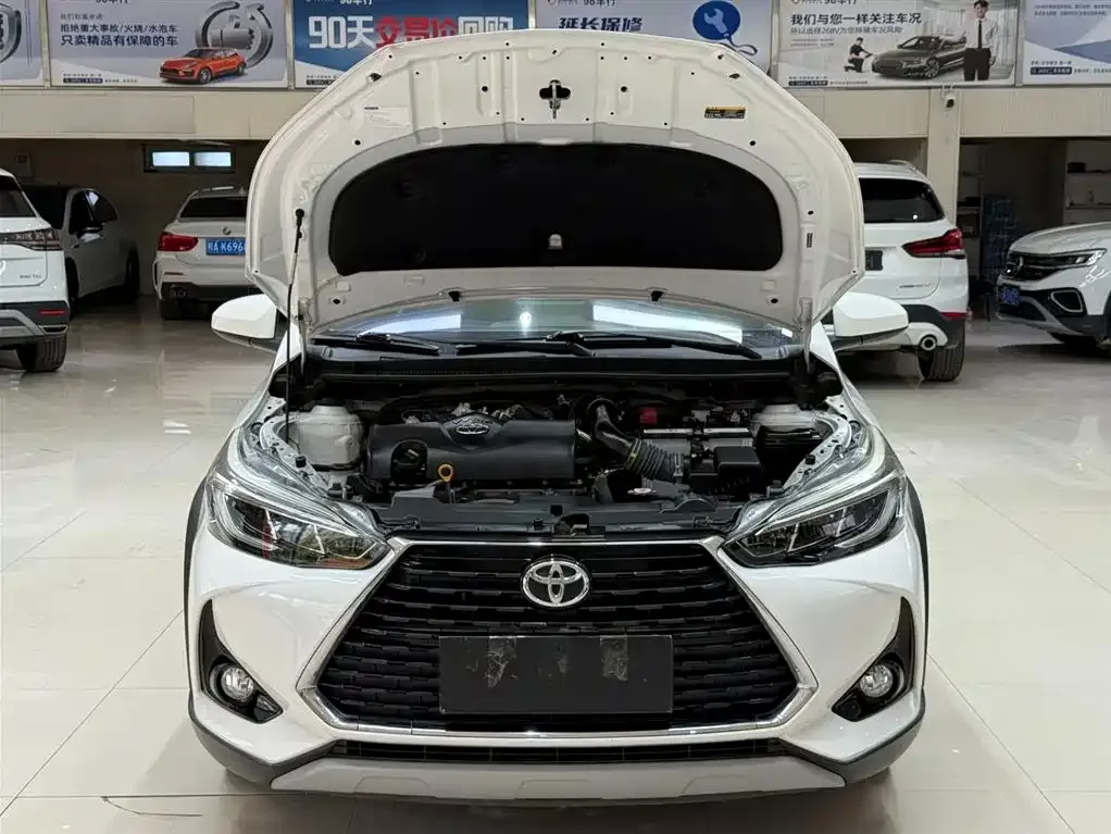 Toyota Yaris L — фото 9