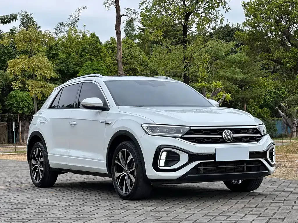 Volkswagen T-Roc — фото 10