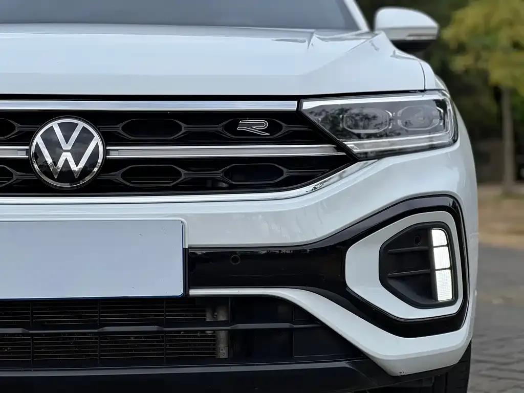 Volkswagen T-Roc — фото 3