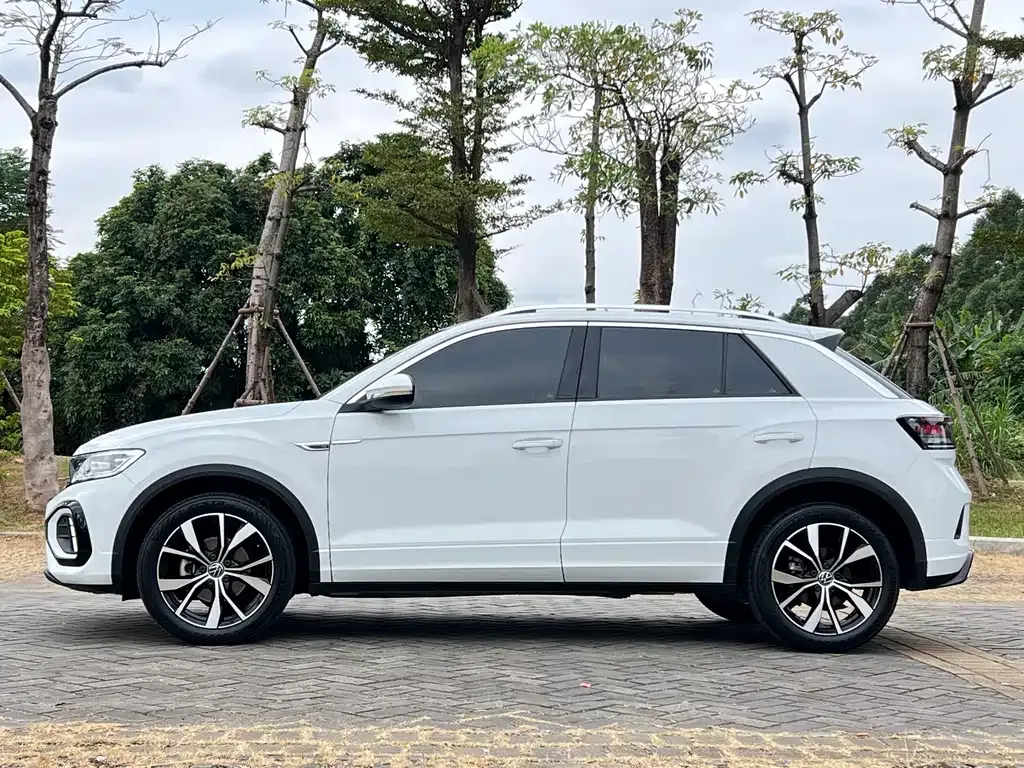 Volkswagen T-Roc — фото 7