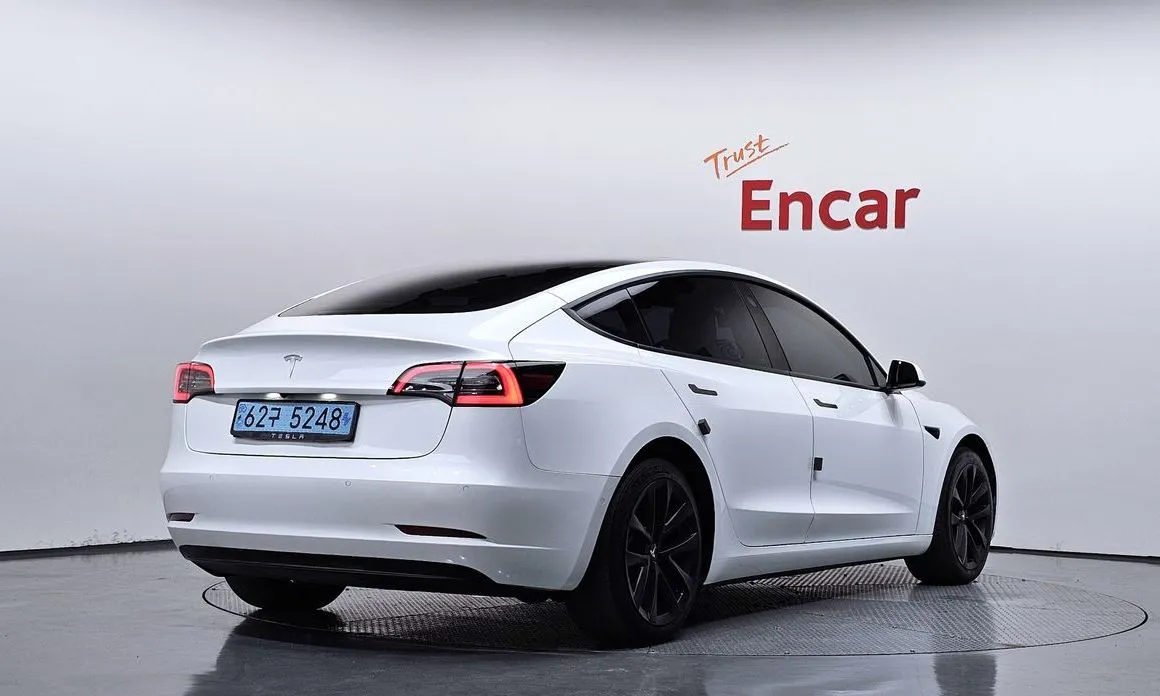Tesla Model 3 2022 из KR, фото 2