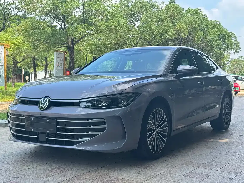Volkswagen Passat — фото 1