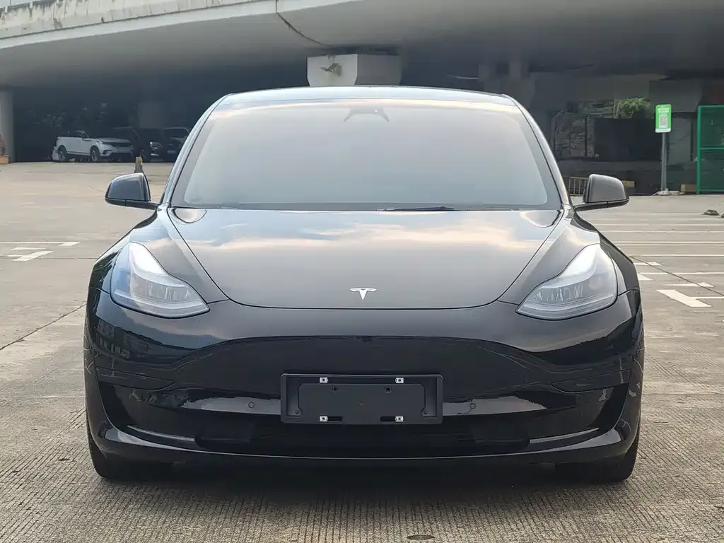 Tesla Model 3 — фото 4