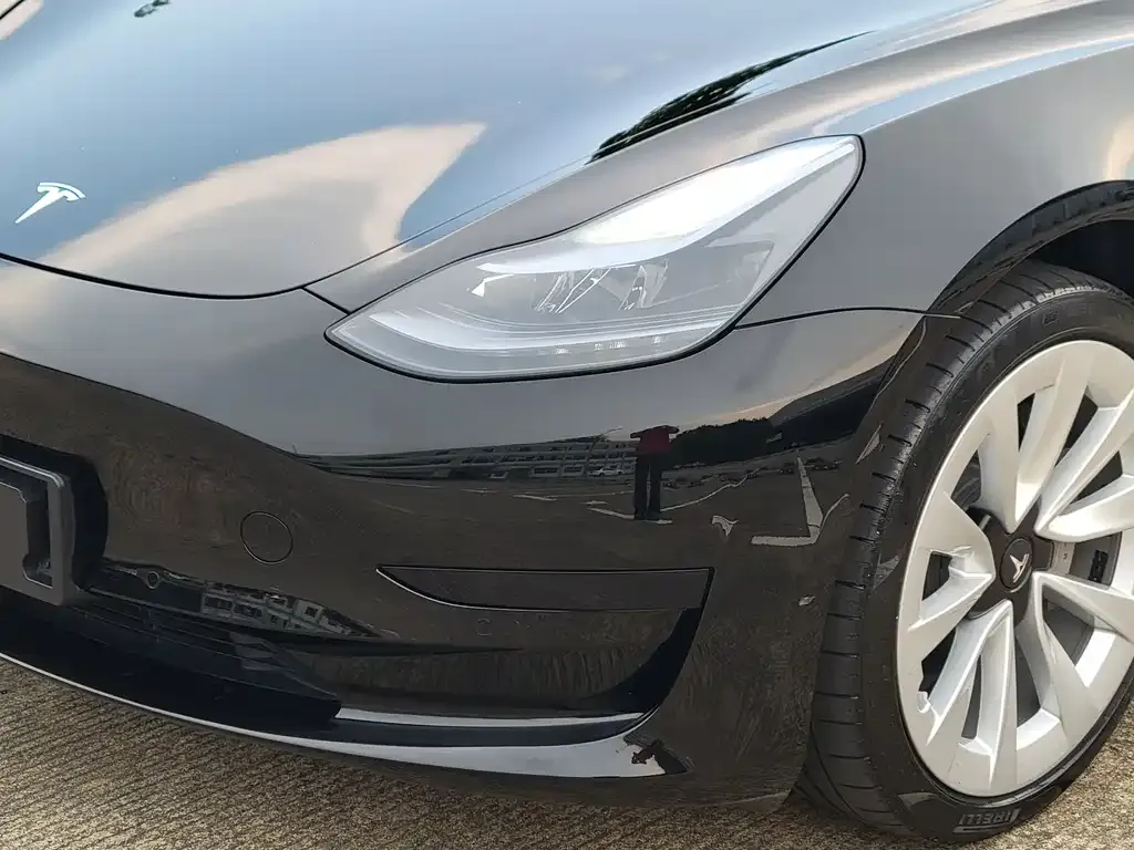 Tesla Model 3 — фото 8