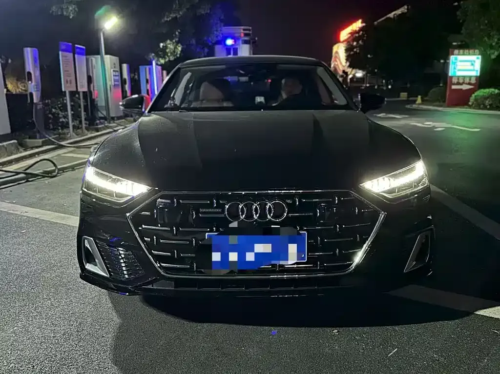 Audi A7L — фото 6