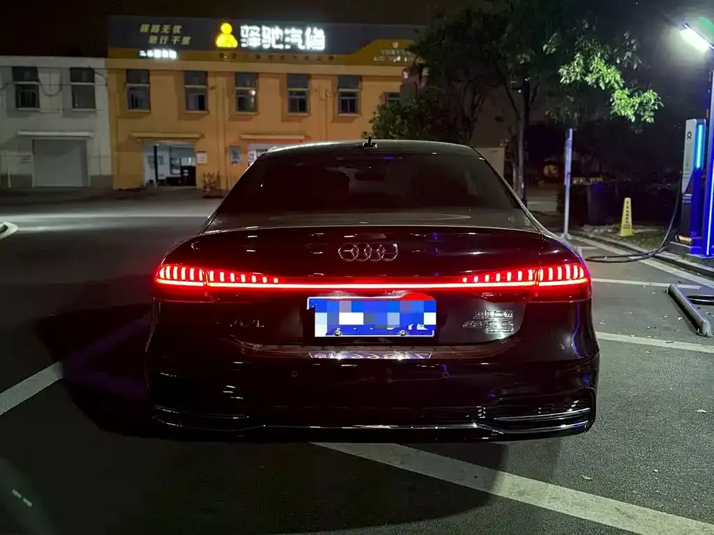 Audi A7L — фото 5