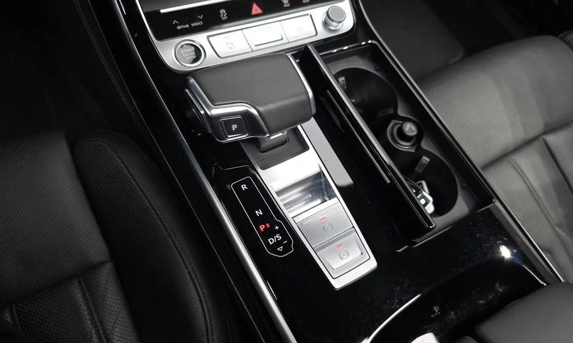 Audi A8 2021 из KR, фото 2