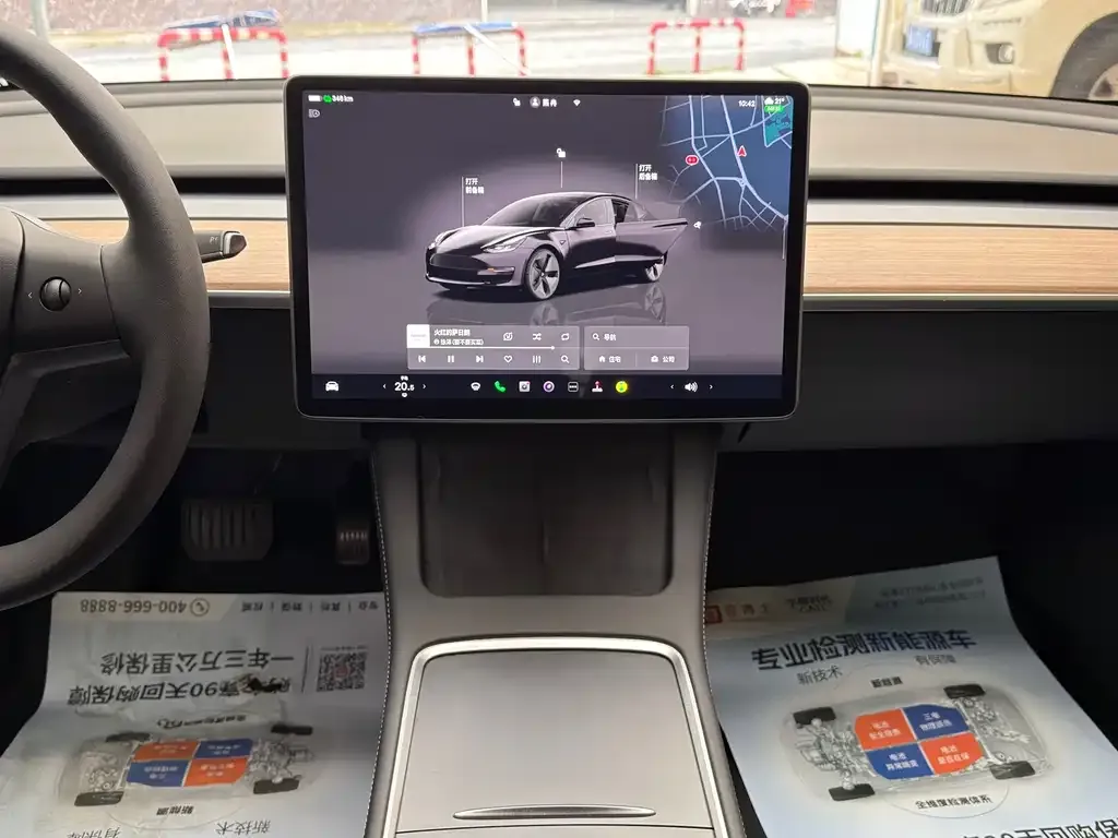 Tesla Model 3 — фото 2