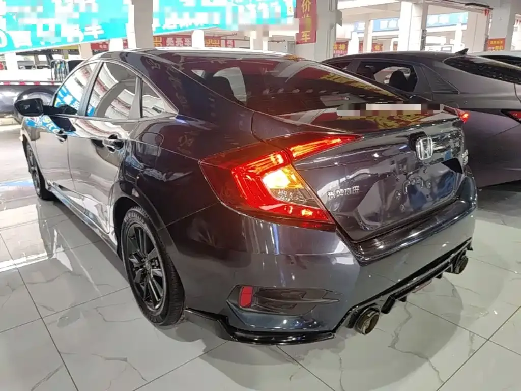 Honda Civic — фото 10