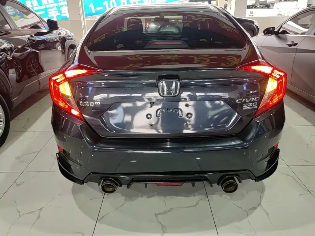 Honda Civic — фото 7