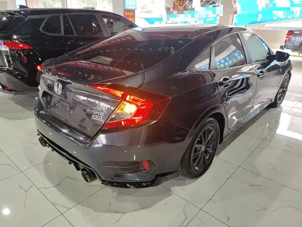 Honda Civic — фото 4