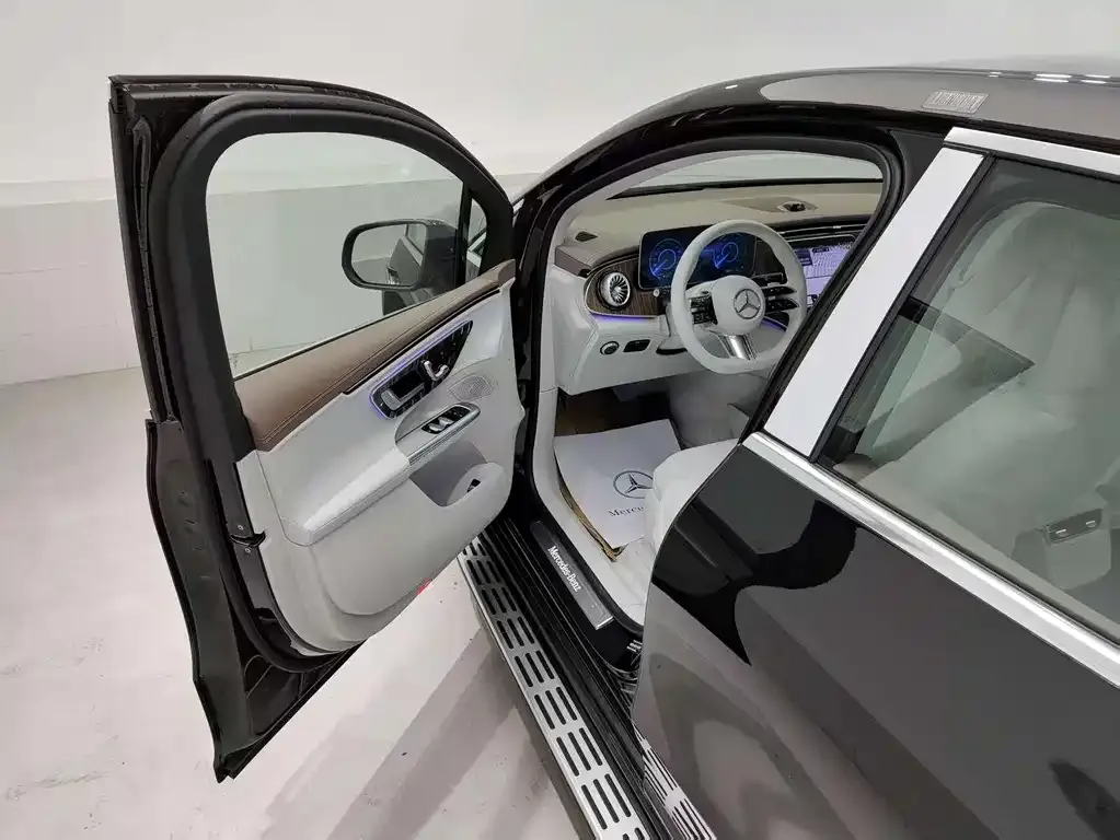 Mercedes-Benz EQE SUV — фото 4