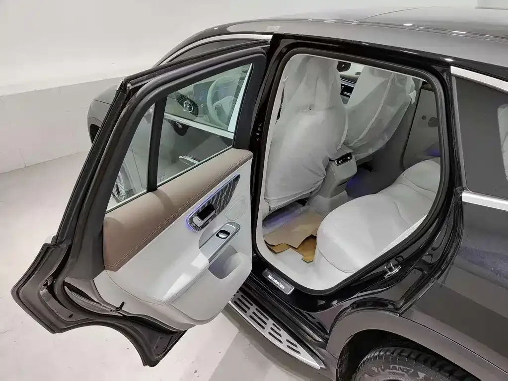 Mercedes-Benz EQE SUV — фото 6