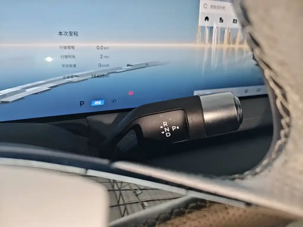 Geely Galaxy E8 — фото 10